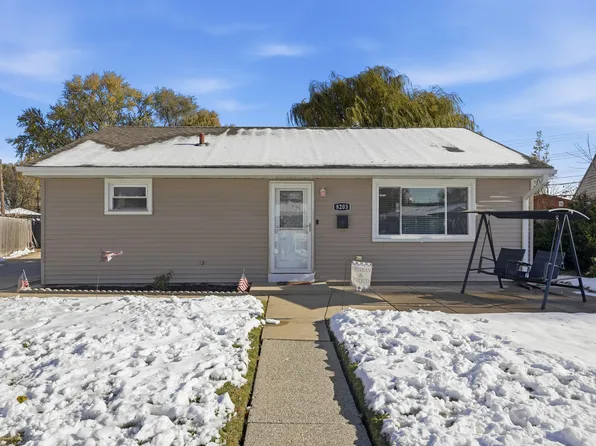 8203 Rosewood Ct, Highland, IN 46322