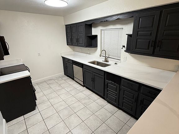 5th image of 511 Southlake Dr