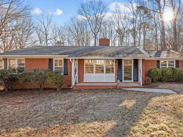 122 Ridgecrest Dr, Warrenton, NC 27589