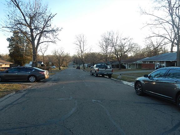5th image of 8885 Desoto Dr