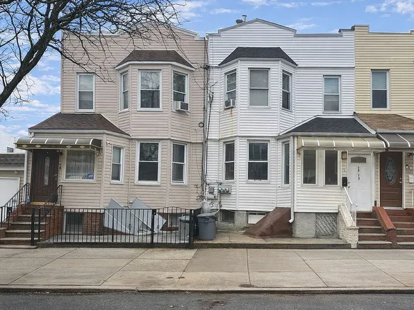 6017 80th Ave, Ridgewood, NY 11385