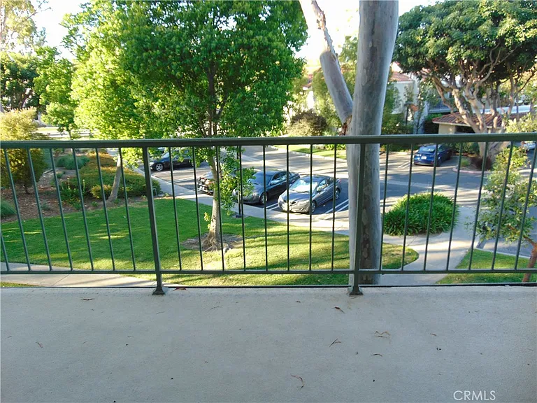 2203 Apricot Dr — Photo 4
