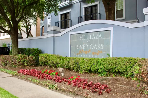 Primary Photo - Plaza At River Oaks