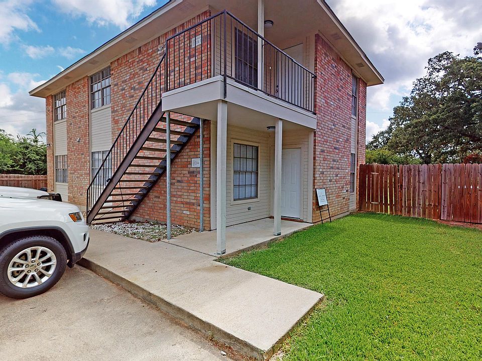 1st image of 1204 Vinyard Ct #B