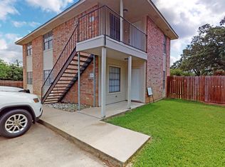 1204 Vinyard Ct #B, College Station, TX 77840