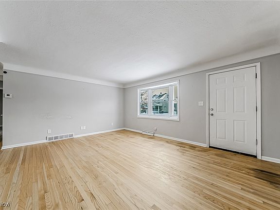 3rd image of 3710 Tuxedo Ave