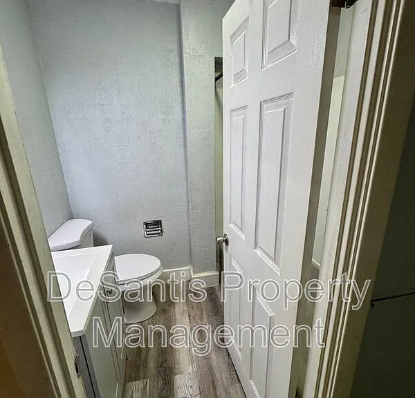 1810 Brownsville Rd #2 — Photo 10