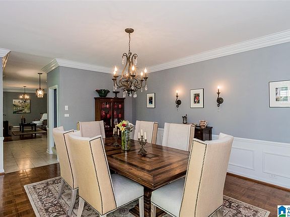 5th image of 3928 Royal Oak Dr