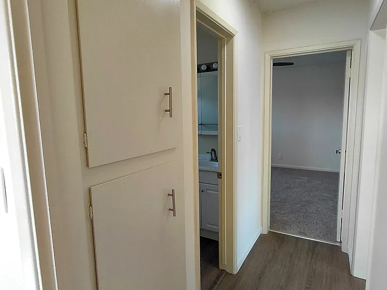 2620 Linden Ave #3 — Photo 6