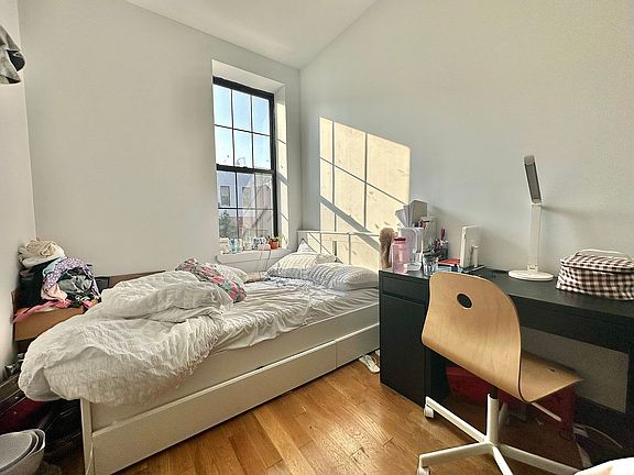 2nd image of 412 Suydam St #4B