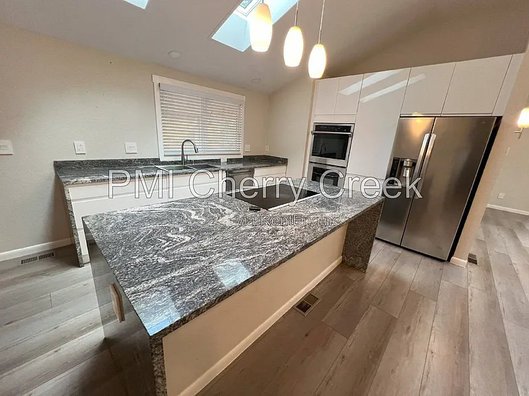 3000 S Holly Pl — Photo 3