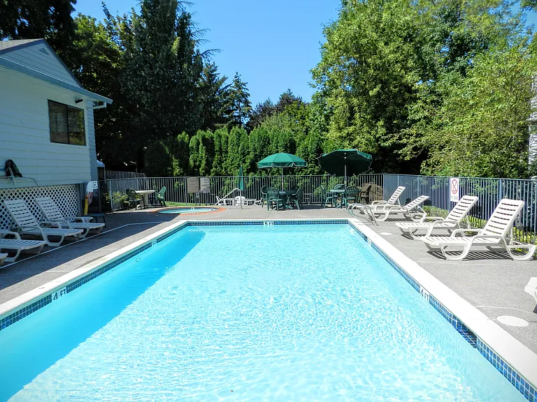 Forest Green Apartments — Photo 2