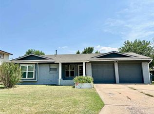6726 SW Embassy Cir, Lawton, OK 73505