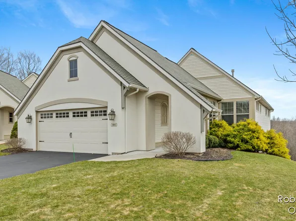 604 Enclave Ct SE, Grand Rapids, MI 49546