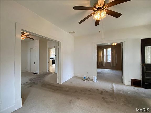 4th image of 217 W 6th St