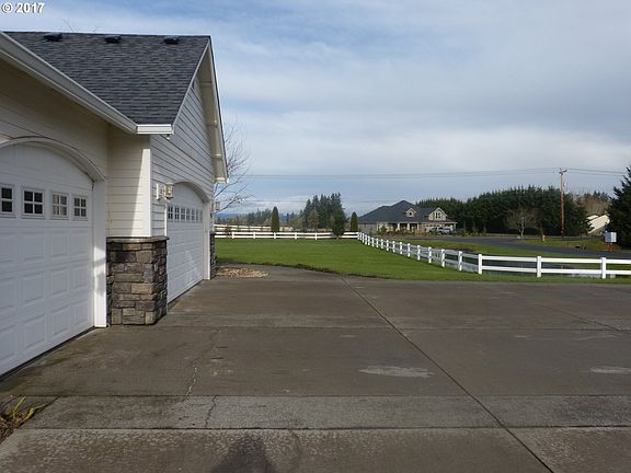 3rd image of 19810 NE 99th Ct