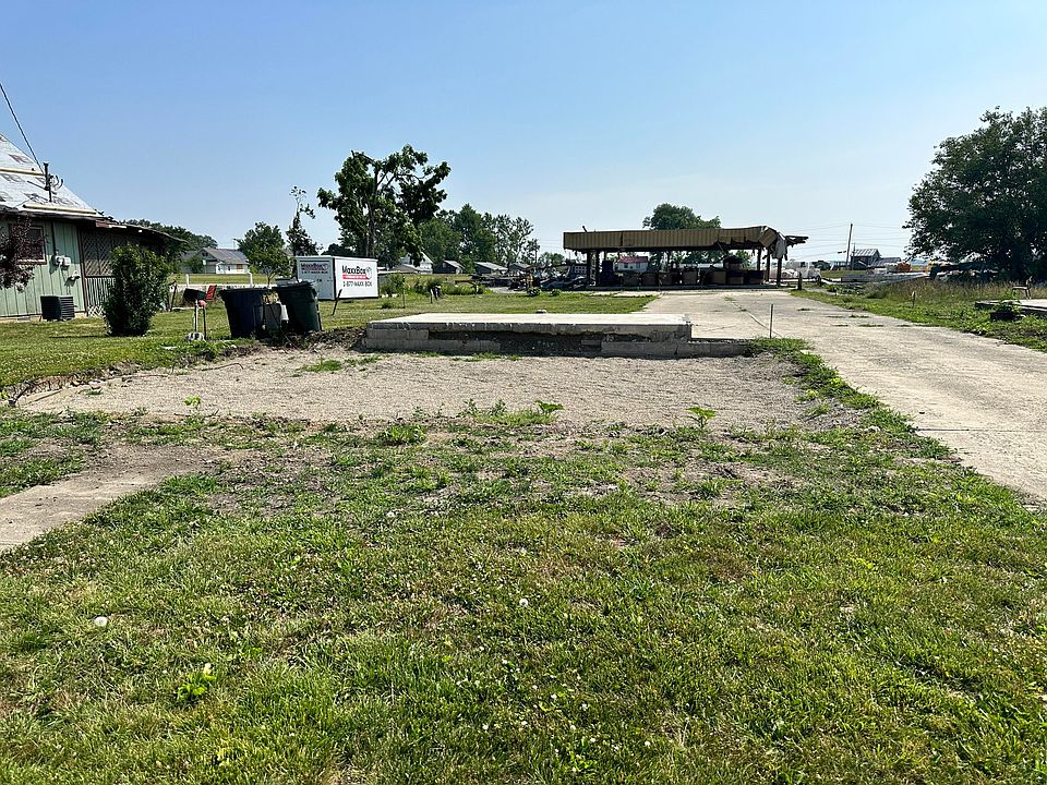 2nd image of 170 N Main St