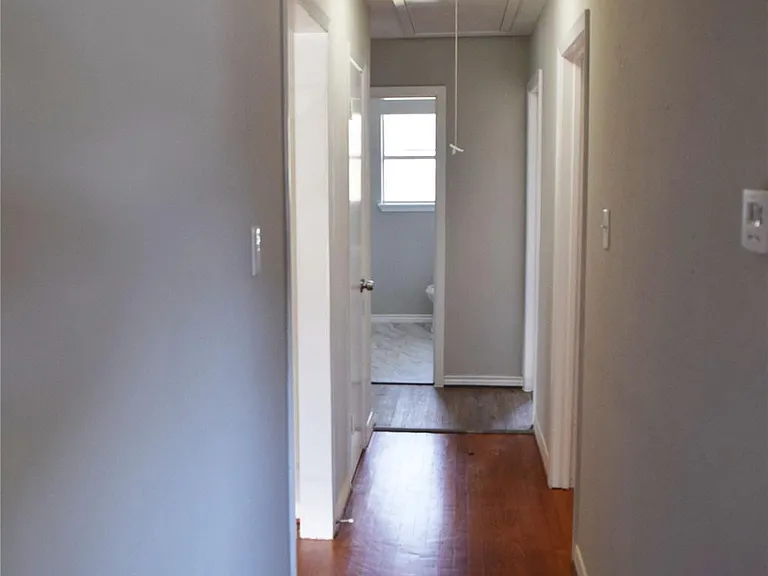 509 Avenue J — Photo 6