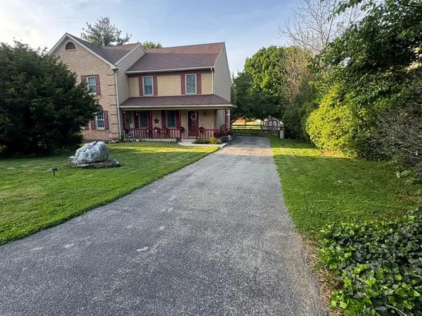 2306 Lawnwood Ct, East Petersburg, PA 17520