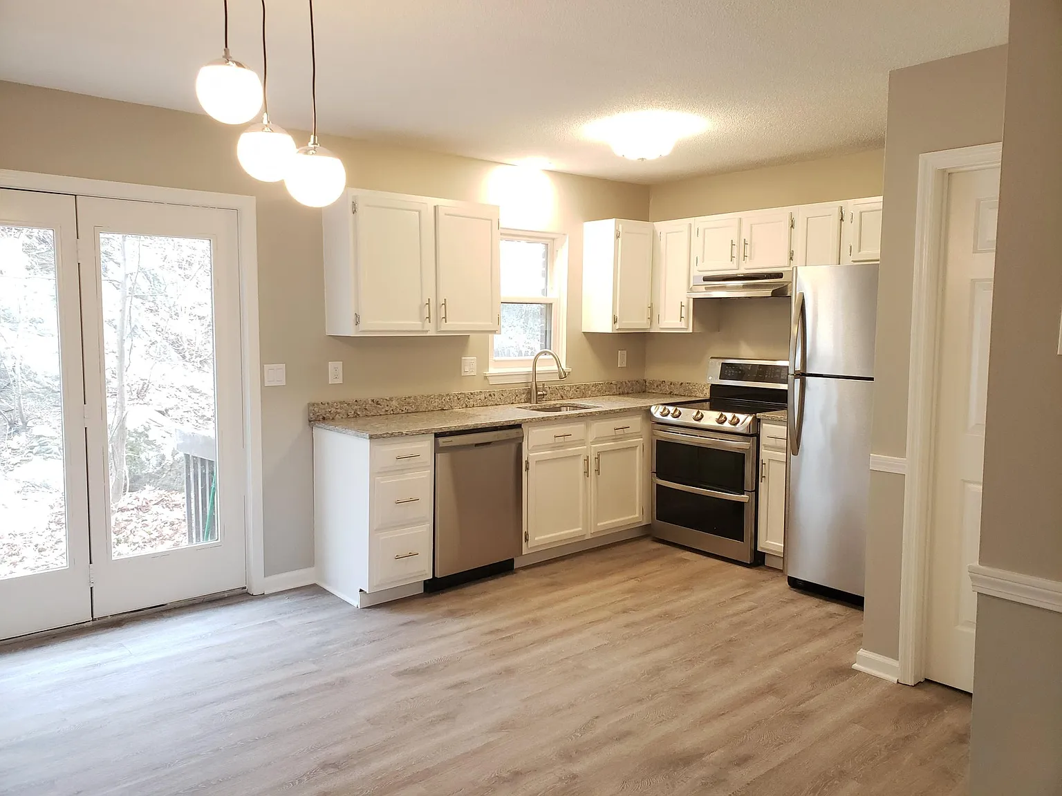 2 bed, 1.5 bath, 1020 sqft, $1,800 — Photo 2
