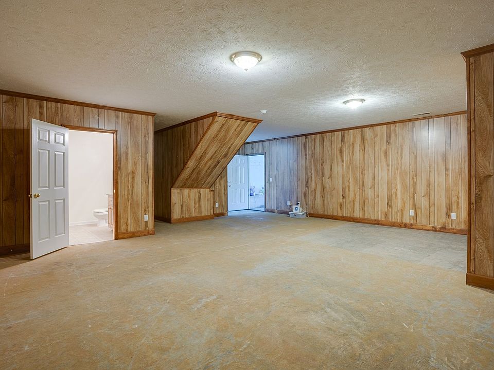 28th image of 134 N Harris Rd