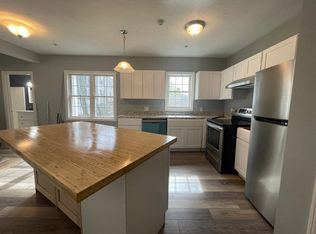 19 Oak Ct APT 3, Clinton, MA 01510