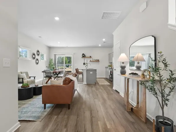 900 Drake Grove Ln, Columbia, SC 29210