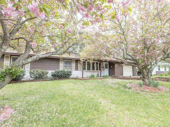 52 Stella Rd, Bellingham, MA 02019