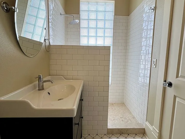 307 N Pearl St — Photo 14
