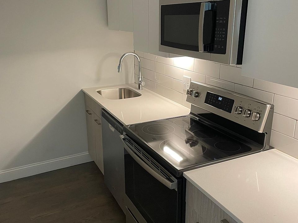 2nd image of 118 Jersey St #16
