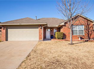 4009 Madison Ave, Moore, OK 73160