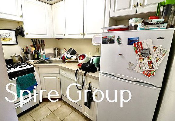5th image of 138 W 74th St APT B