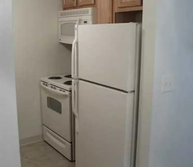 Ebonhurst Apartments — Photo 7