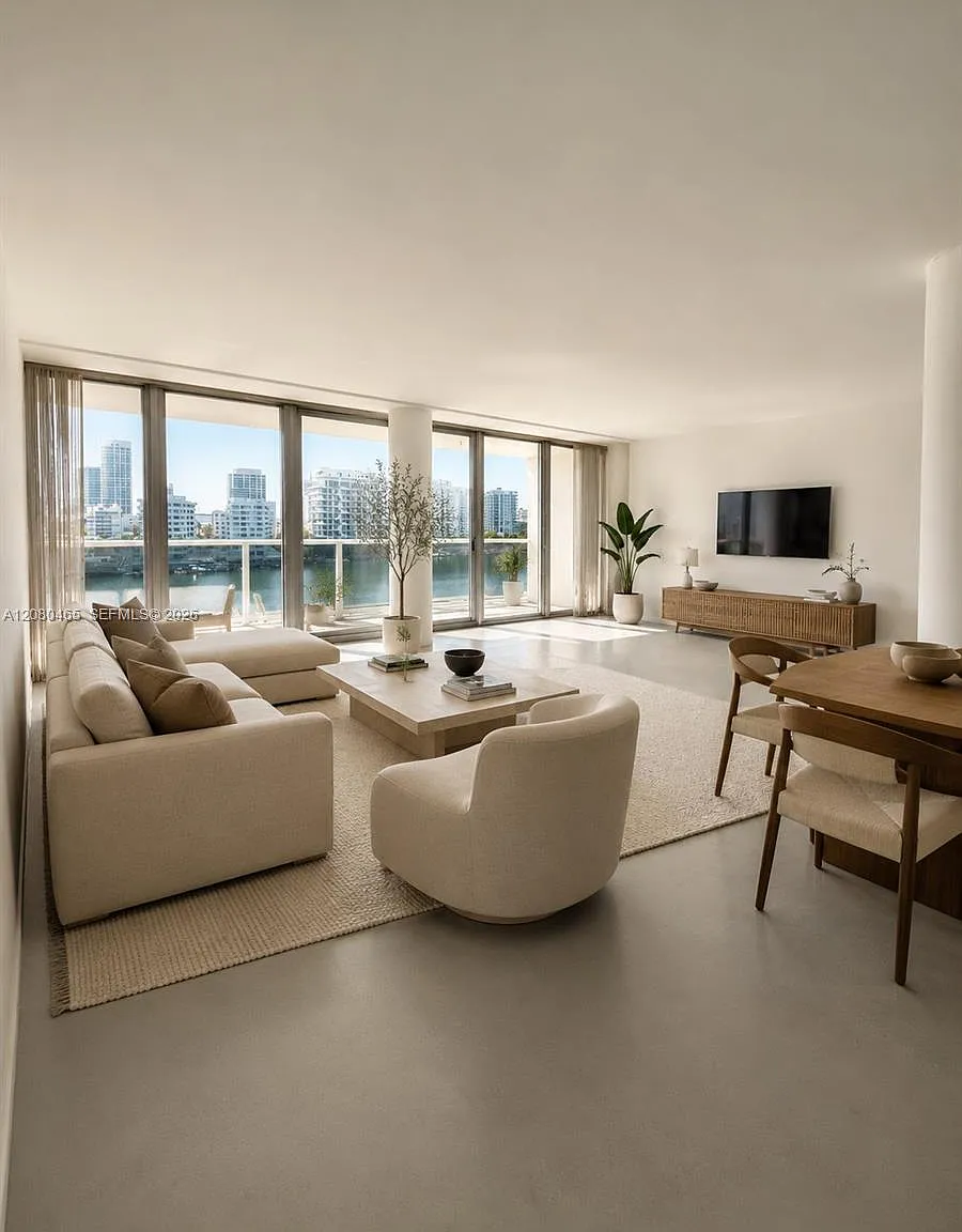 King Cole Condo — Photo 1