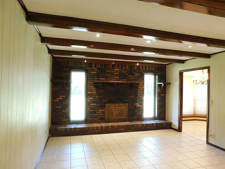 2906 Kendall Ave — Photo 6