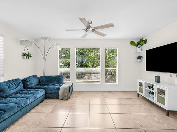 3rd image of 1275 Crystal Way #G