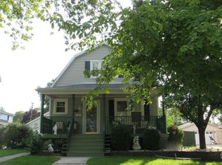 9833 S Cook Ave, Oak Lawn, IL 60453