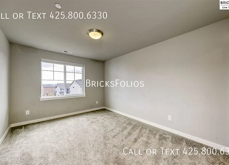 1052 Banyan St — Photo 24