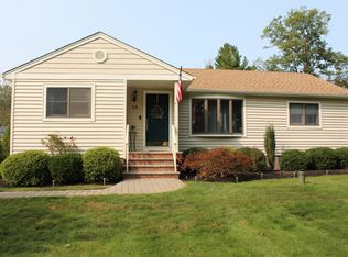 10 Everitts Hill Rd, Flemington, NJ 08822