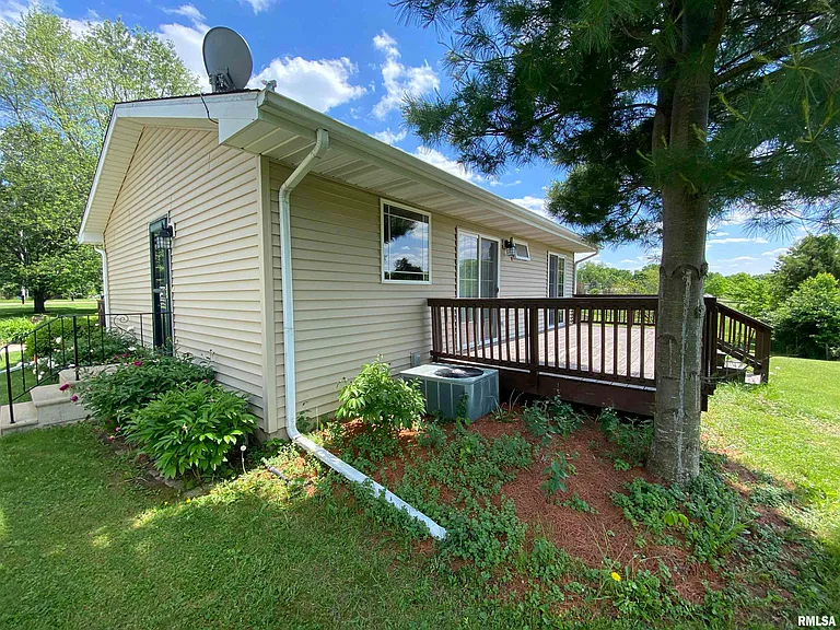 6525 N Kramm Rd — Photo 8