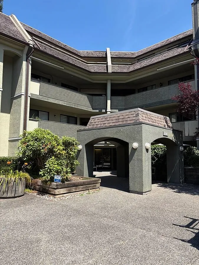 2 bed, 750 sqft, $2,500 — Photo 1