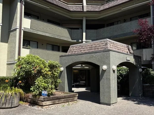 1210 Pacific St, Coquitlam, BC V3B 6K3