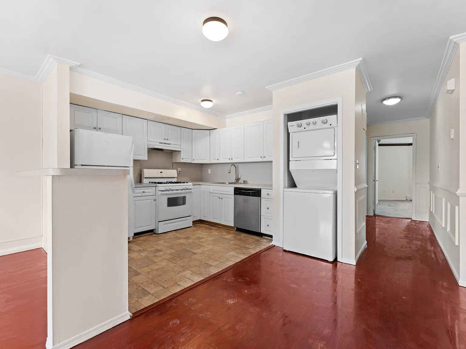 84-120 Austin Street — Photo 4