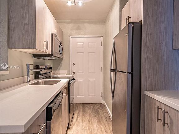 5th image of 1135 8th St APT 1