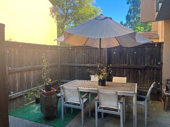 5th image of 2036 Alta Loma St