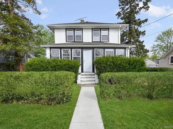 9 Joseph Street, Bay Shore, NY 11706