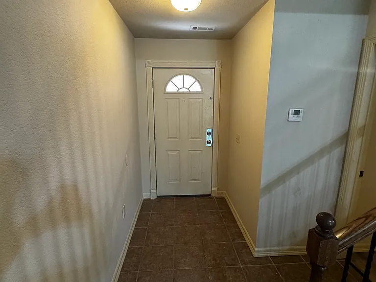 1760 N Chestnut Ave — Photo 1