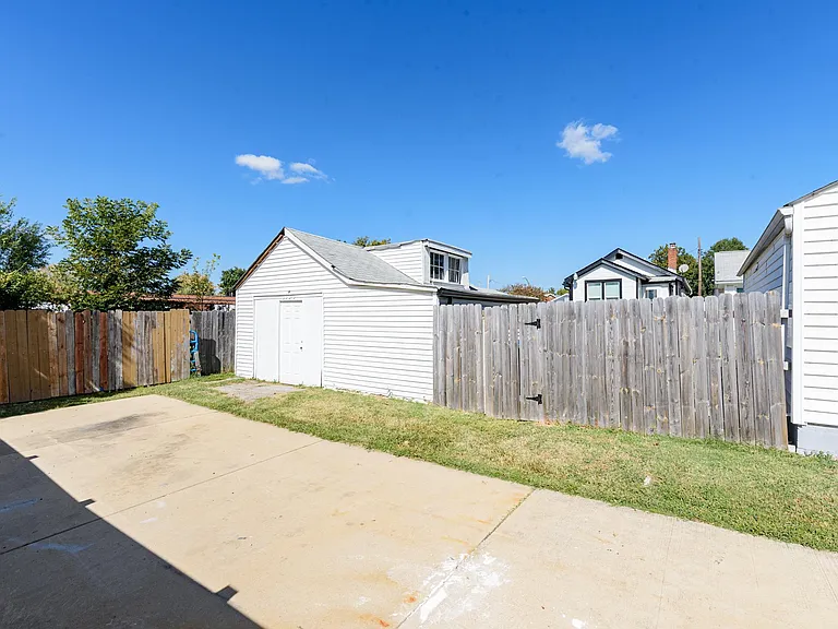 6026 Scanlan Ave — Photo 29