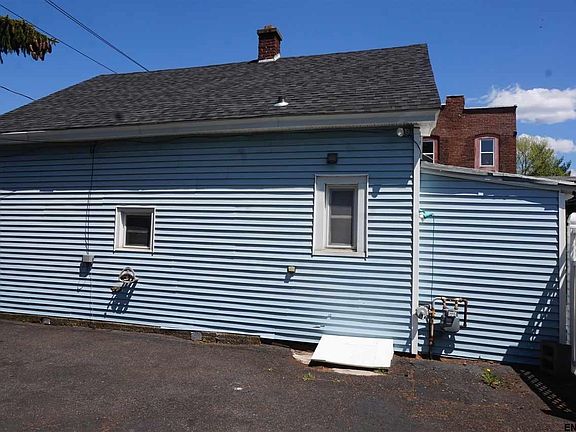 3rd image of 38 Manor Ave