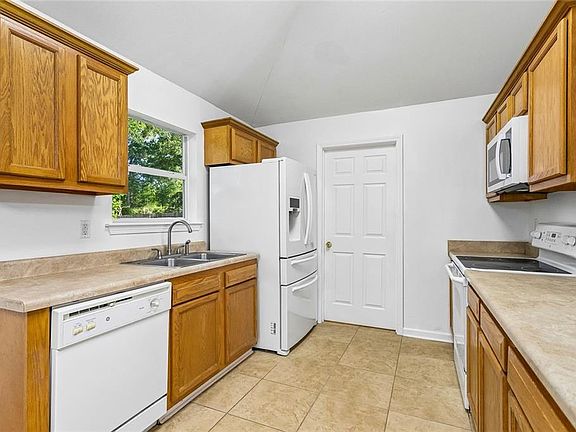 4th image of 70403 B St